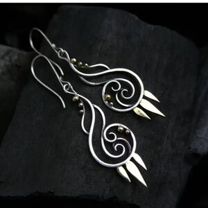 NWT! Bohemian Silver Tone Scroll Pierced Dangle Earrings!